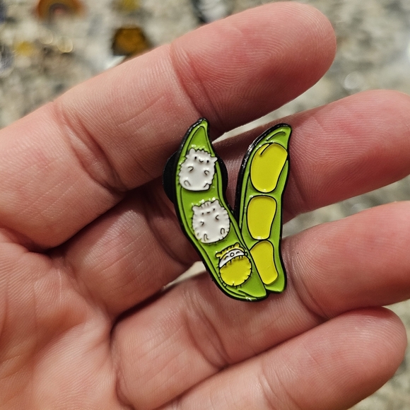 Lot of 47 pins and rubber backings. Assorted styles. - Picture 16 of 16